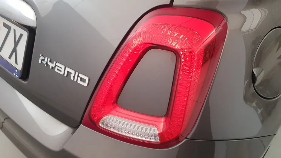 FIAT 500 500 1.0 Hybrid (RED)