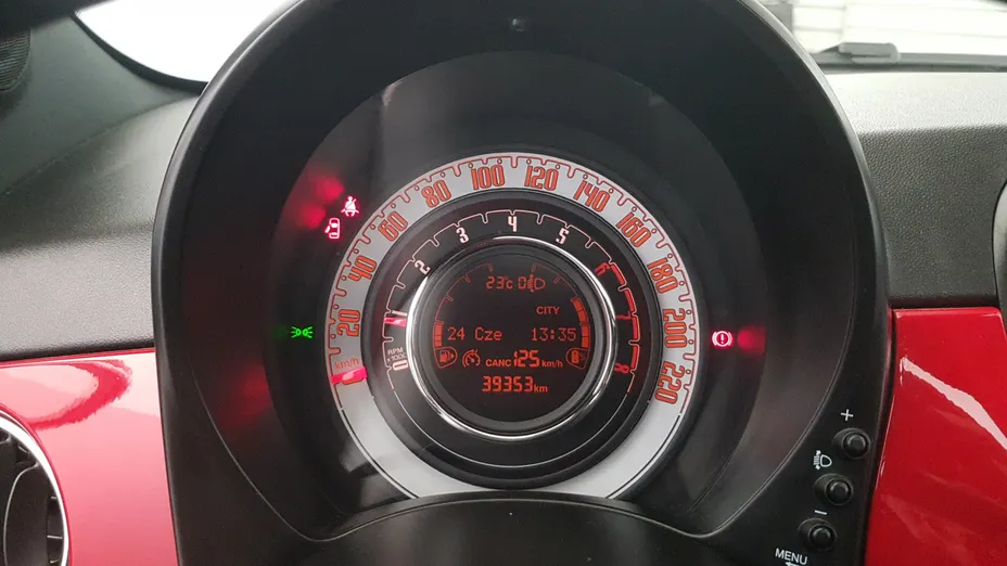 FIAT 500 500 1.0 Hybrid (RED)
