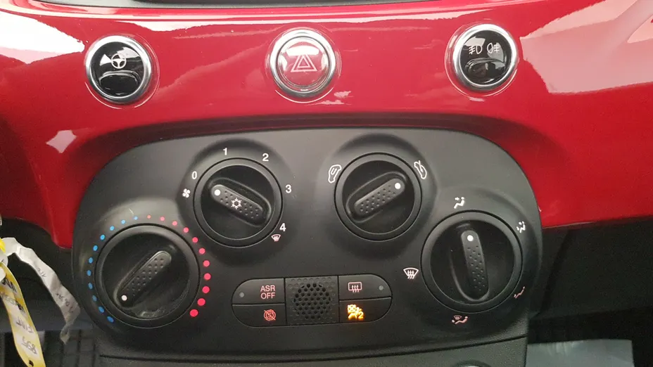 FIAT 500 500 1.0 Hybrid (RED)