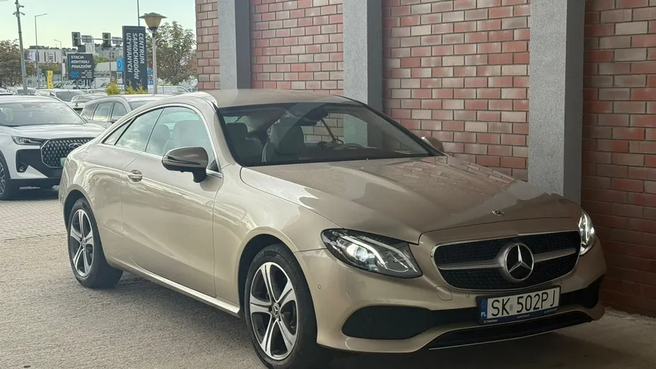 MERCEDES-BENZ E Klasa E 220 d Coupe 4-Matic 9G-TRONIC
