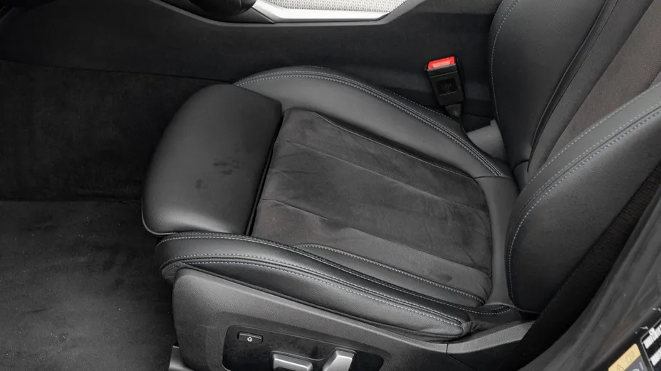 BMW Seria 3 330e xDrive M Sport sport-aut