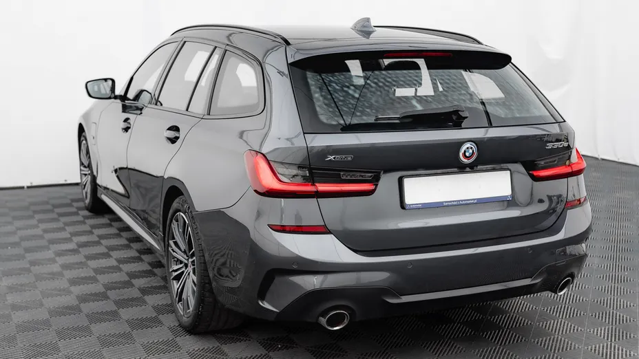 BMW Seria 3 330e xDrive M Sport sport-aut