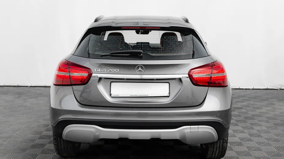 MERCEDES-BENZ GLA GLA 200 7G-DCT