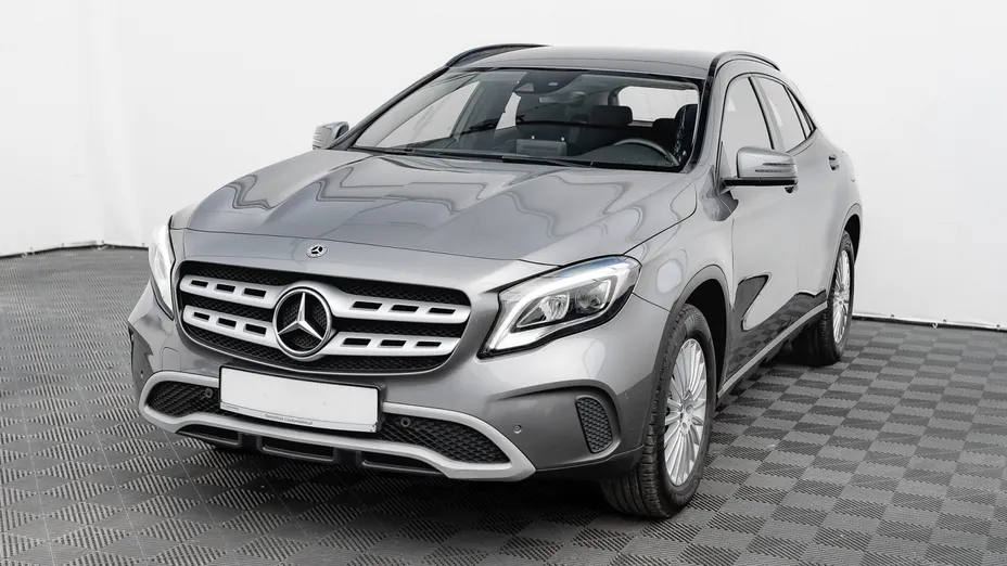 MERCEDES-BENZ GLA GLA 200 7G-DCT