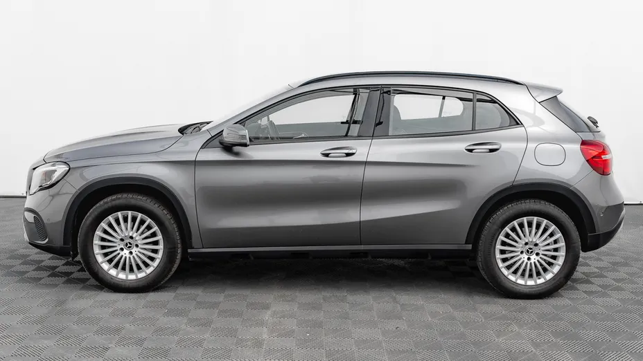 MERCEDES-BENZ GLA GLA 200 7G-DCT