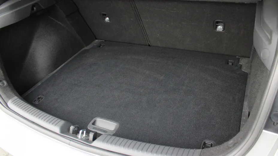 HYUNDAI i30 i30 1.5 DPI Classic +
