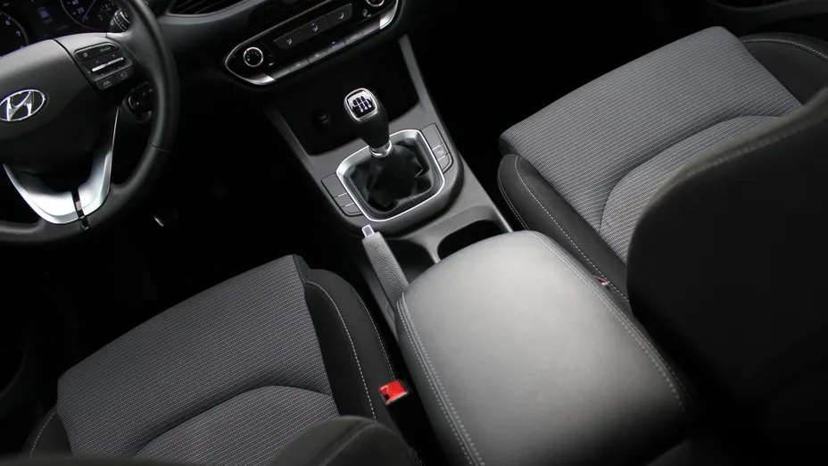 HYUNDAI i30 i30 1.5 DPI Classic +