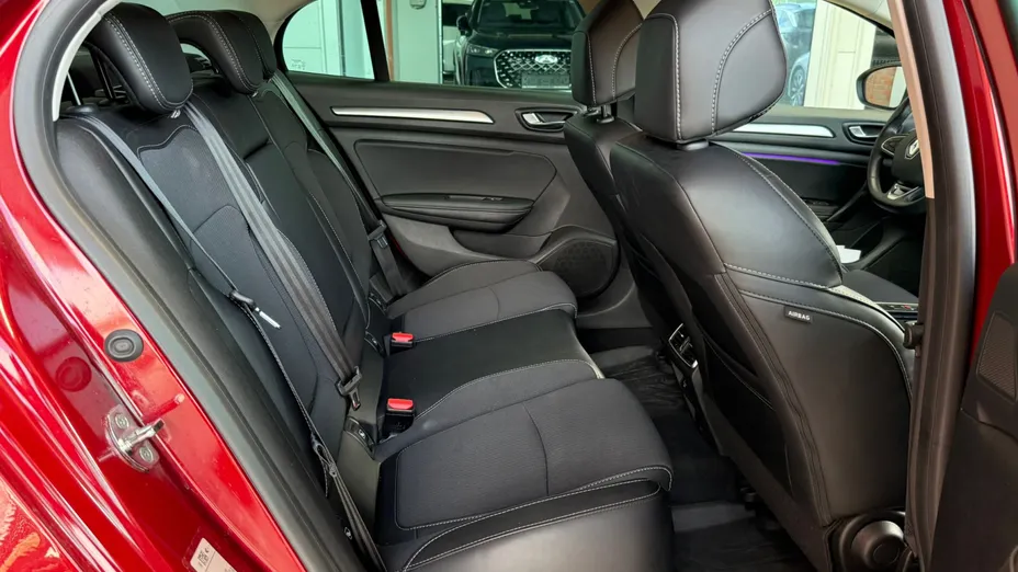 RENAULT Megane Megane 1.3 TCe Intens EDC