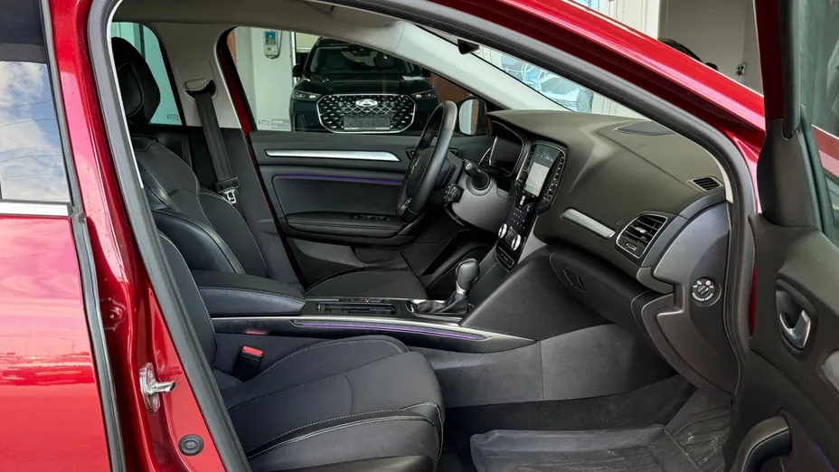 RENAULT Megane Megane 1.3 TCe Intens EDC