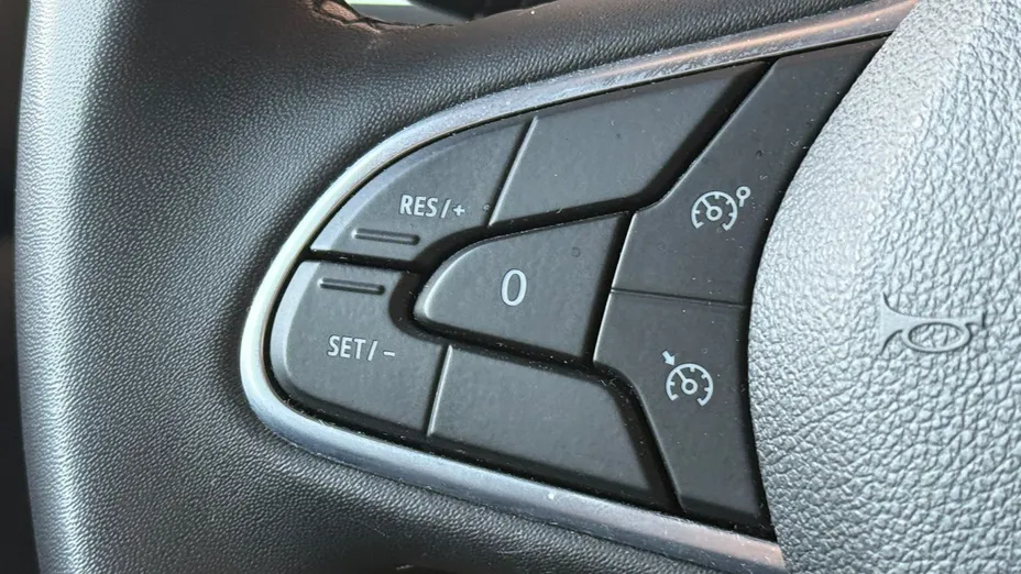 RENAULT Megane Megane 1.3 TCe Intens EDC