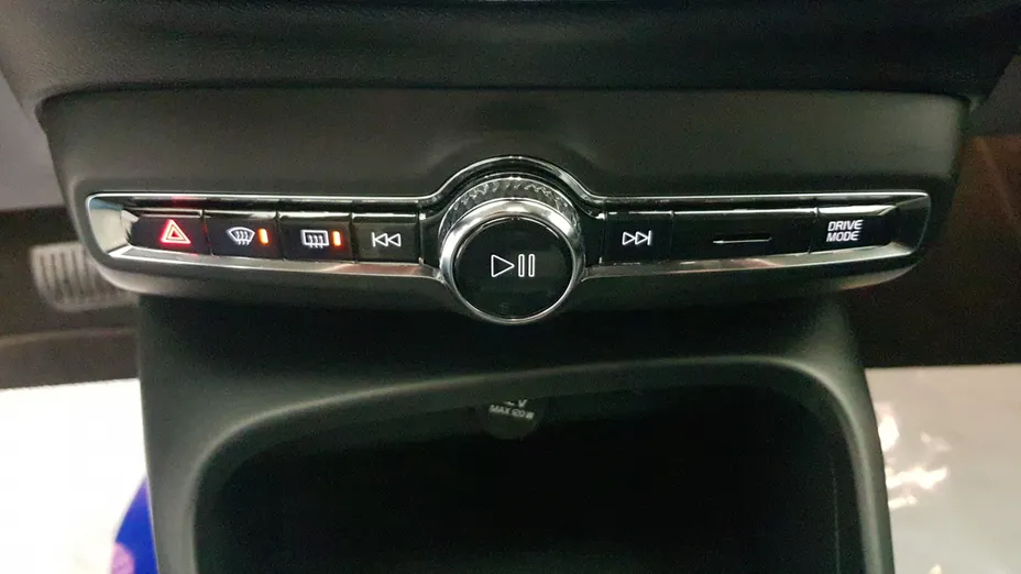 VOLVO XC40 XC40 T3 Momentum Pro aut