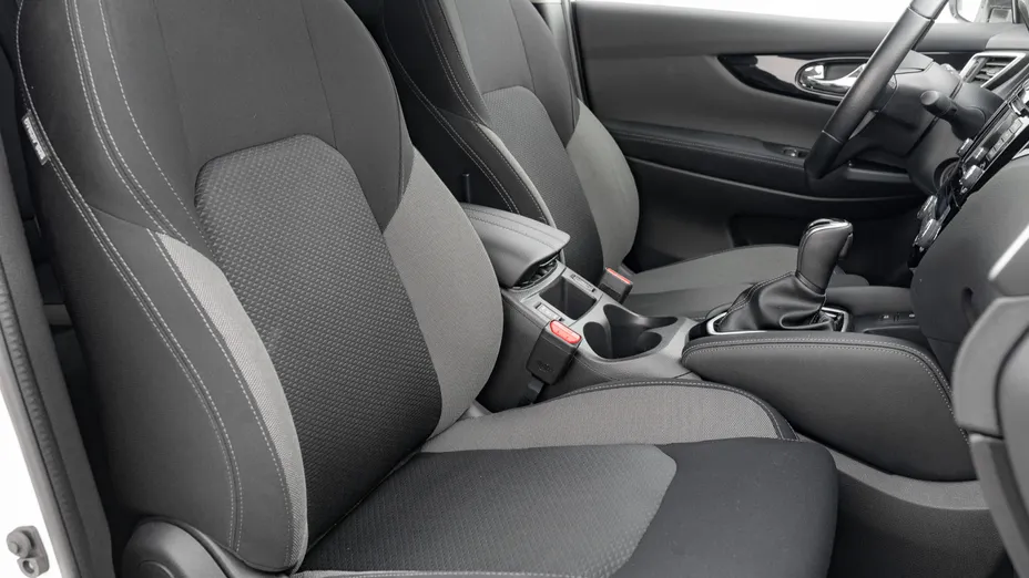NISSAN Qashqai Qashqai 1.3 DIG-T N-Connecta DCT