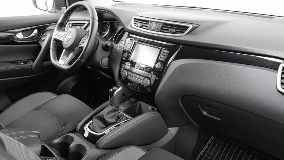 NISSAN Qashqai Qashqai 1.3 DIG-T N-Connecta DCT