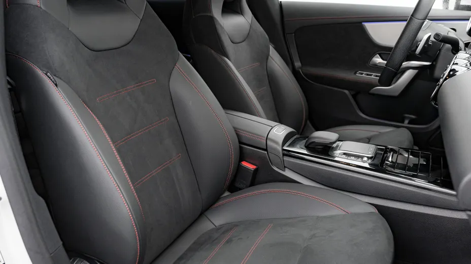 MERCEDES-BENZ CLA CLA 200 AMG Line 7G-DCT