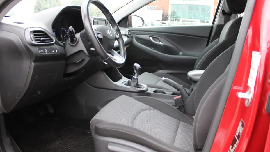 HYUNDAI i30 i30 1.4 Classic +