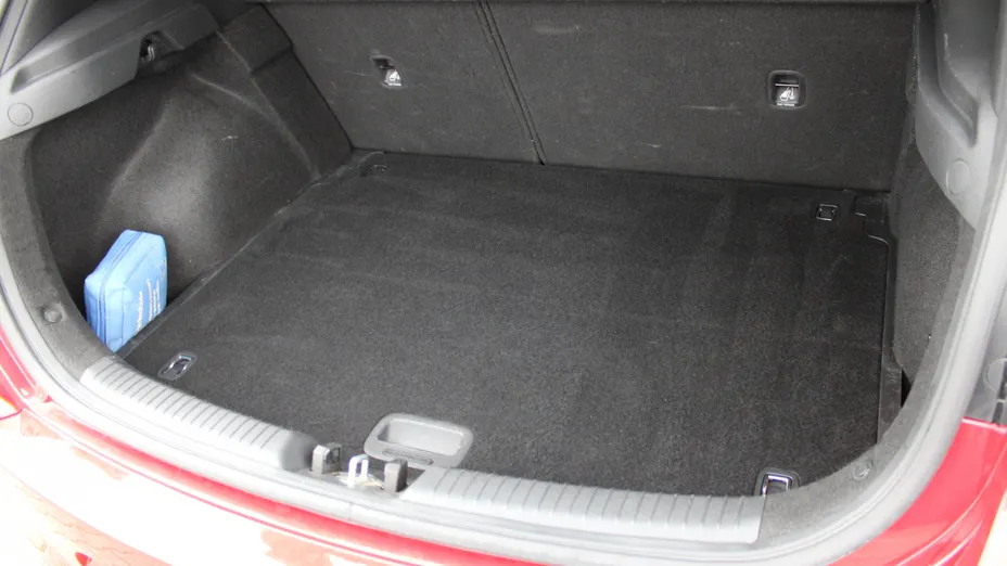 HYUNDAI i30 i30 1.4 Classic +