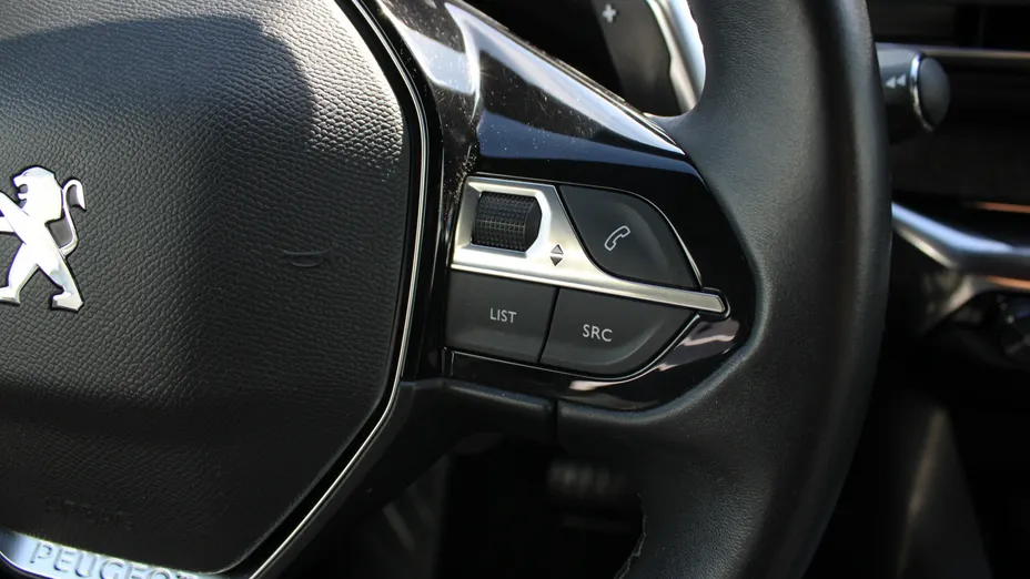 PEUGEOT 3008 3008 1.2 PureTech Allure Pack S&S EAT8