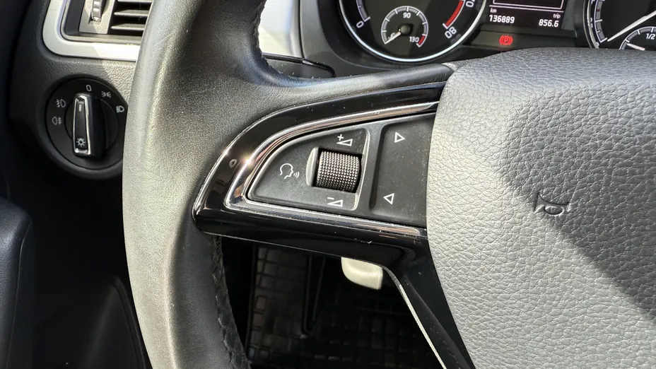 SKODA Rapid Rapid 1.0 TSI Ambition