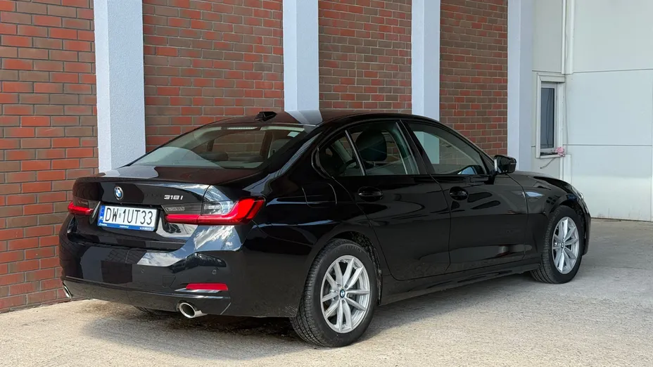 BMW Seria 3 318i aut
