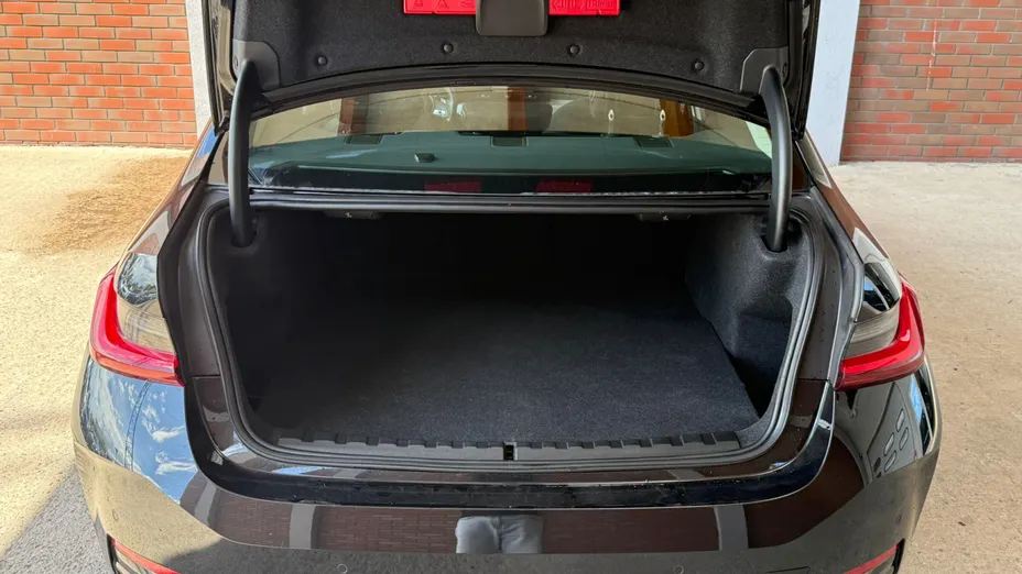 BMW Seria 3 318i aut