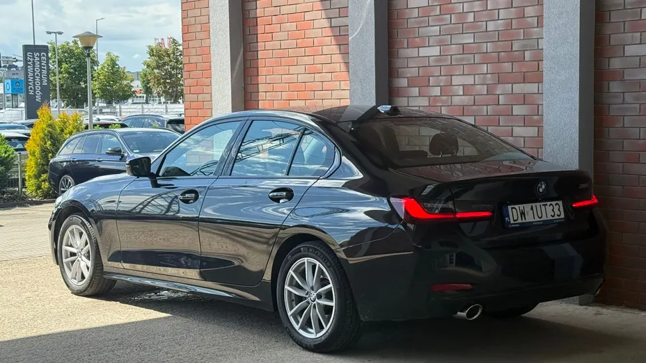 BMW Seria 3 318i aut
