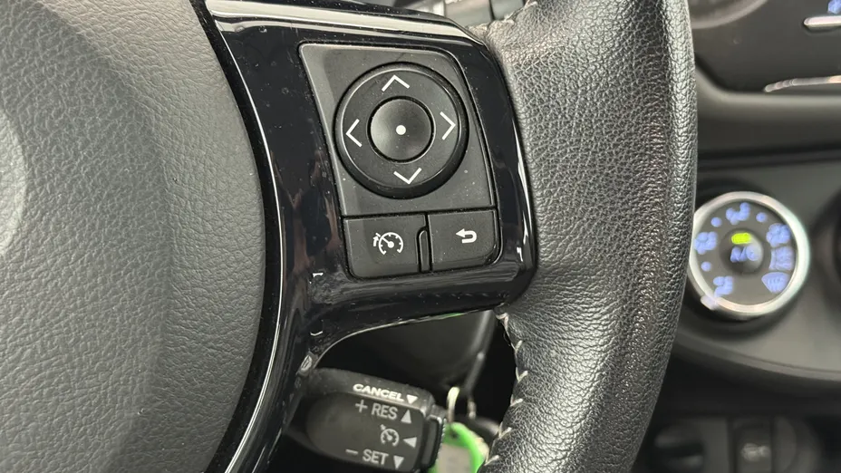 TOYOTA Yaris Yaris 1.5 Premium