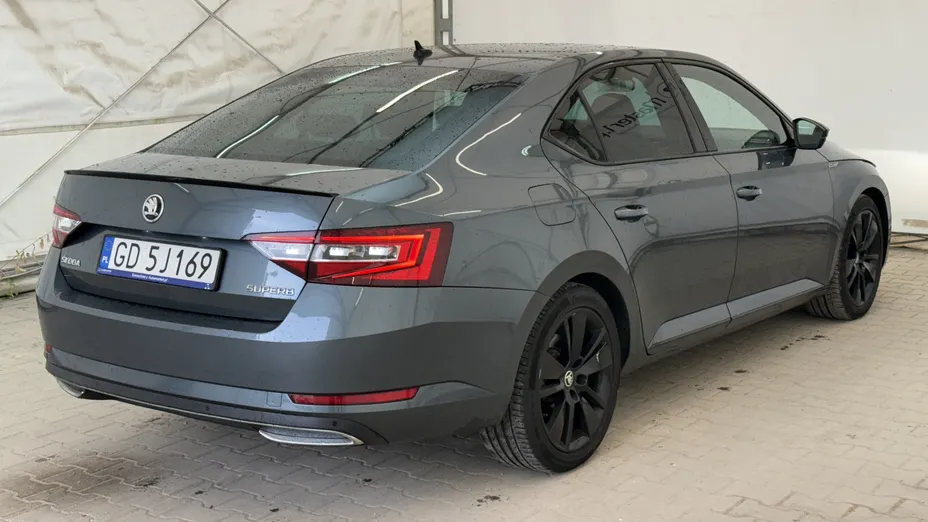 SKODA Superb Superb 2.0 TDI Sportline DSG