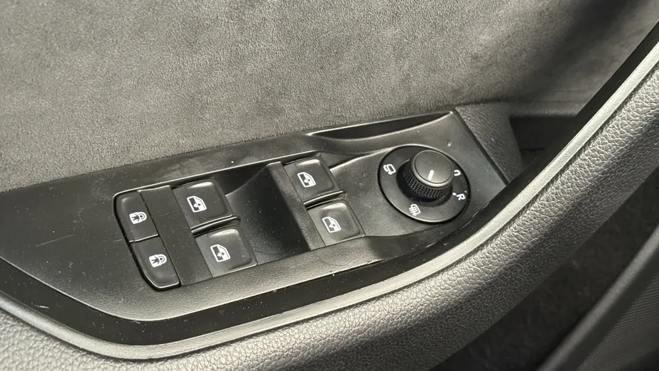 SKODA Superb Superb 2.0 TDI Sportline DSG