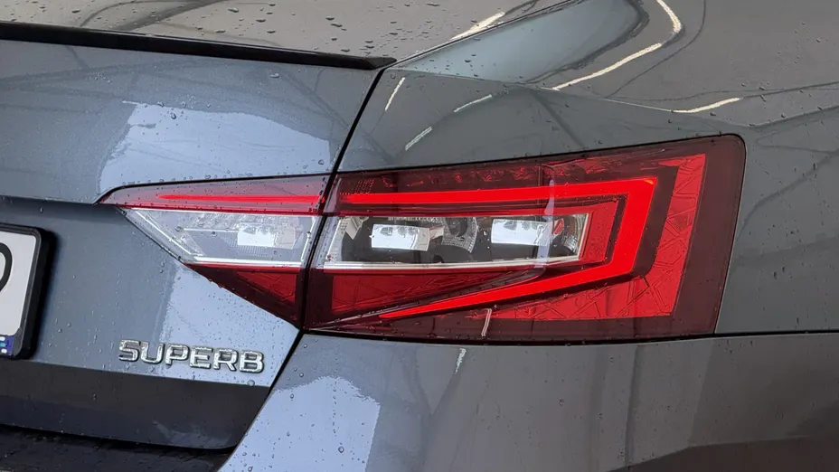 SKODA Superb Superb 2.0 TDI Sportline DSG