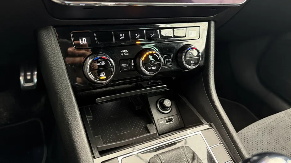 SKODA Superb Superb 2.0 TDI Sportline DSG