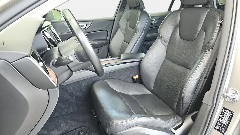 VOLVO V60 V60 D4 SCR Momentum aut