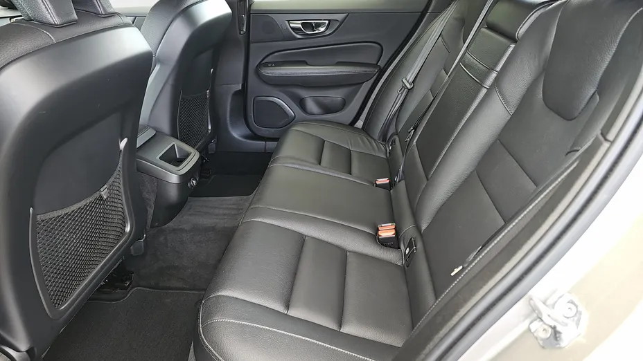 VOLVO V60 V60 D4 SCR Momentum aut