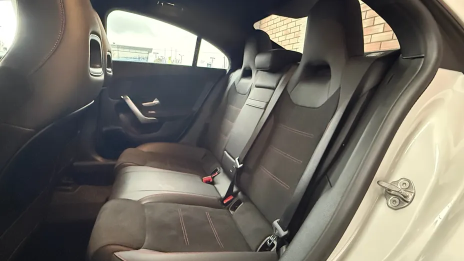 MERCEDES-BENZ CLA CLA 200 AMG Line 7G-DCT