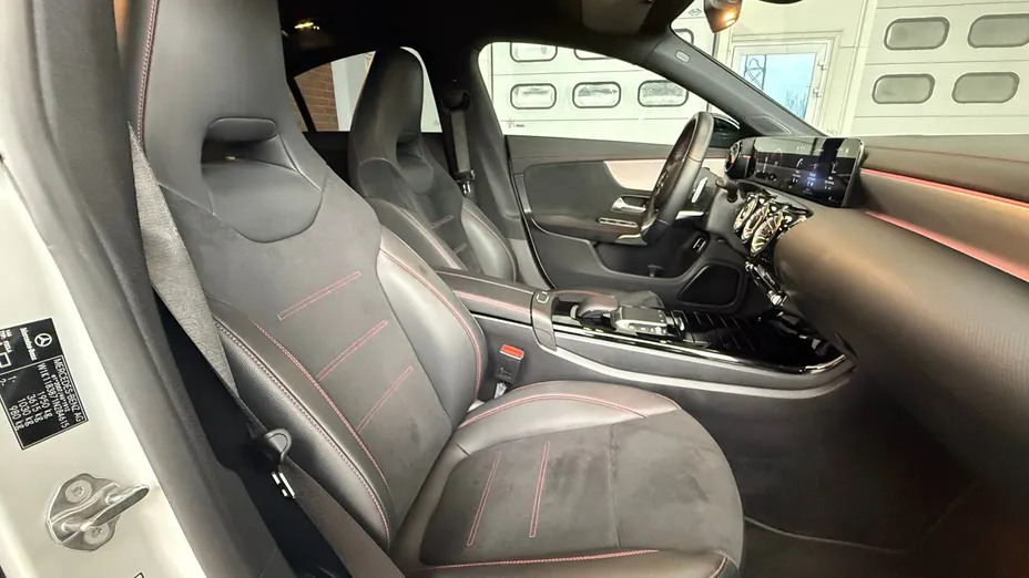 MERCEDES-BENZ CLA CLA 200 AMG Line 7G-DCT