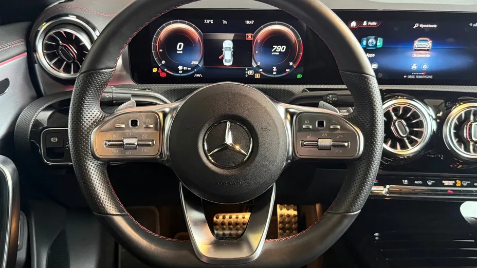 MERCEDES-BENZ CLA CLA 200 AMG Line 7G-DCT