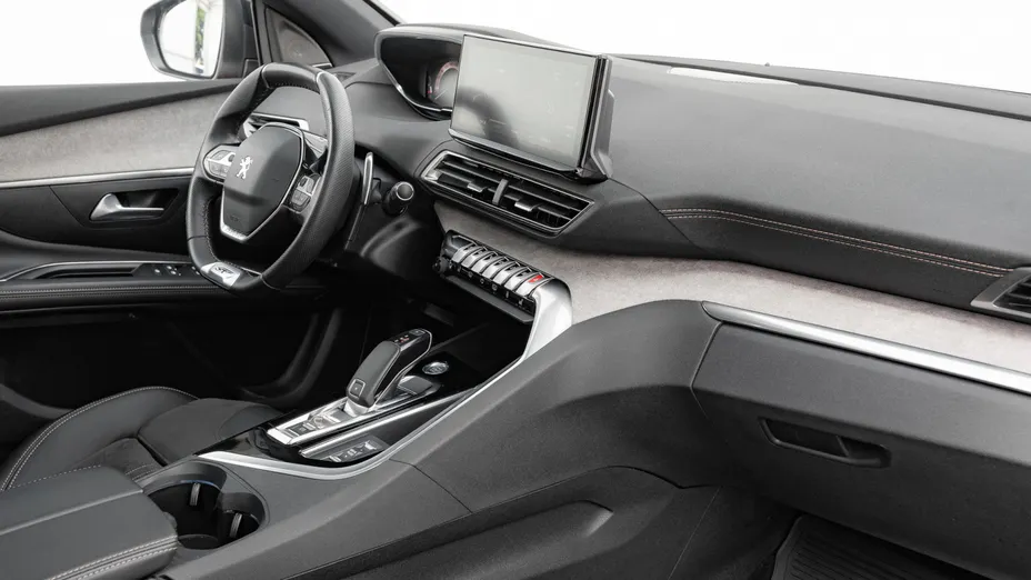 PEUGEOT 5008 5008 1.6 PureTech GT Pack S&S EAT8