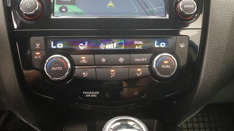 NISSAN Qashqai Qashqai 1.2 DIG-T N-Connecta Xtronic