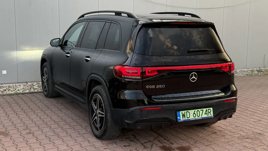 MERCEDES-BENZ EQB EQB 250 66.5kWh AMG