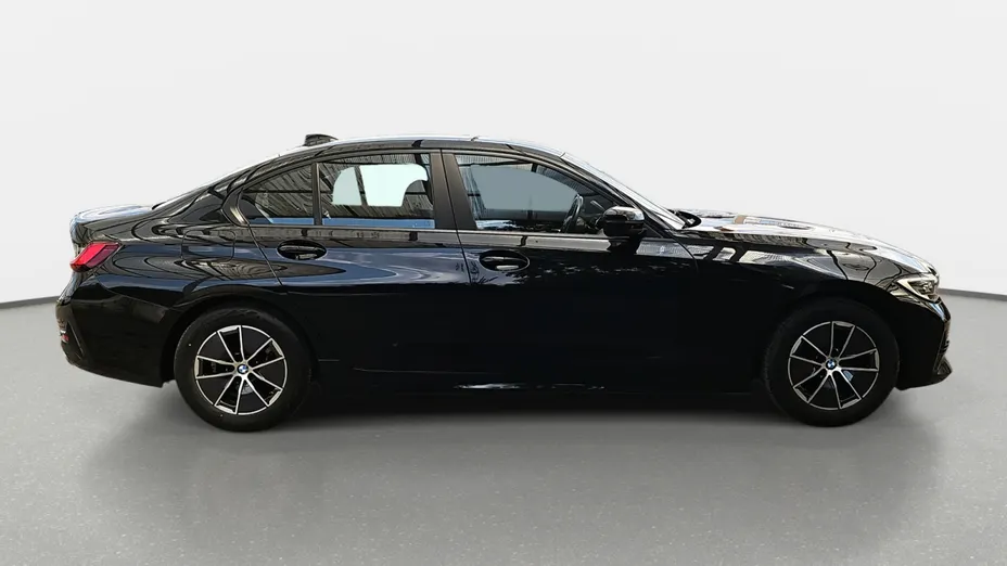 BMW Seria 3 318i Advantage aut