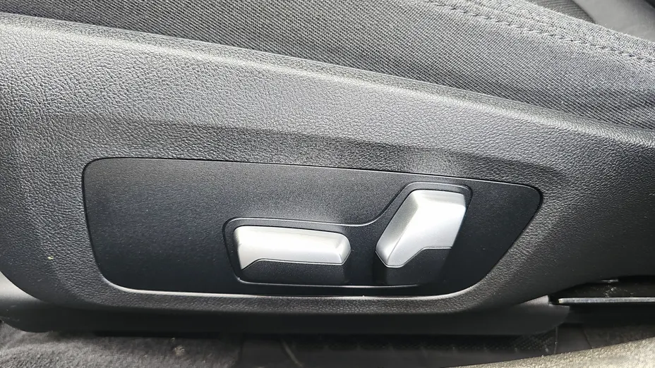 BMW Seria 3 318i Advantage aut