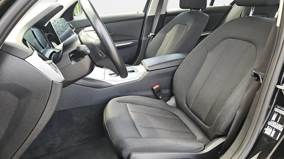 BMW Seria 3 318i Advantage aut