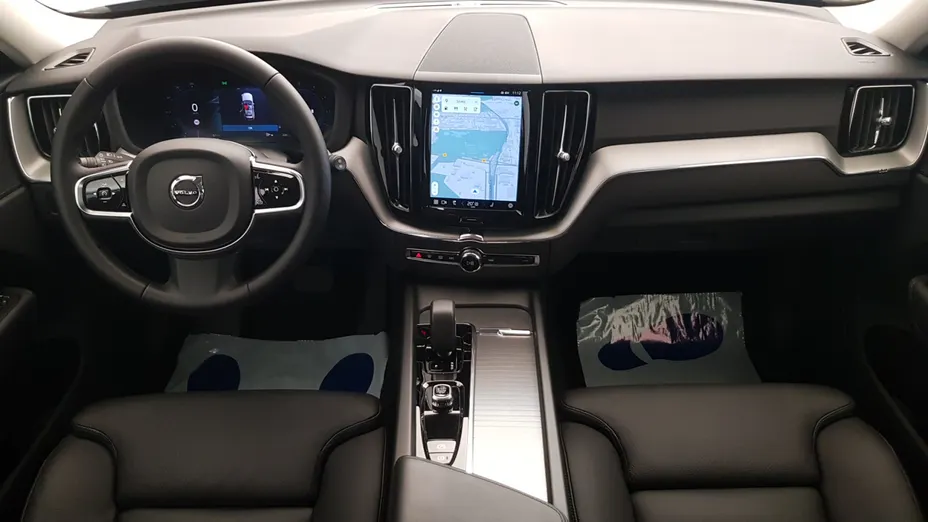 VOLVO XC60 XC60 B4 D AWD Plus Dark aut
