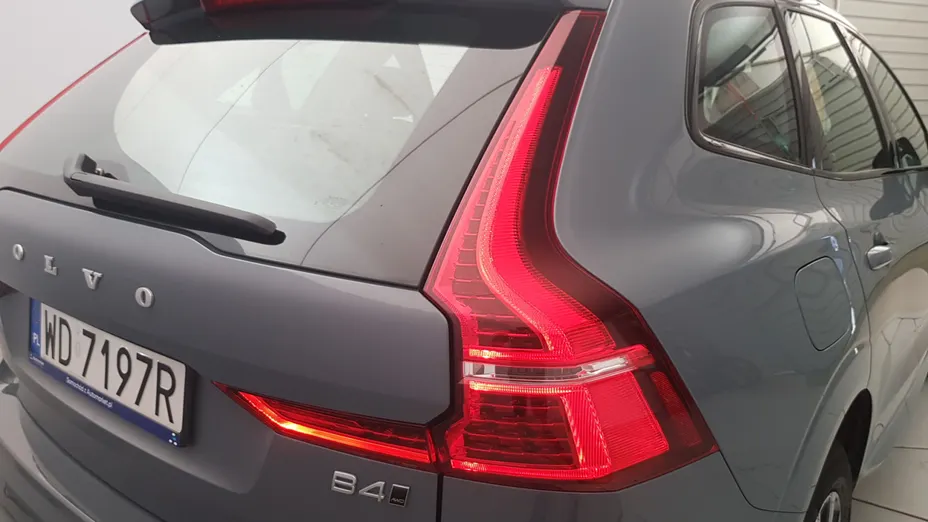 VOLVO XC60 XC60 B4 D AWD Plus Dark aut