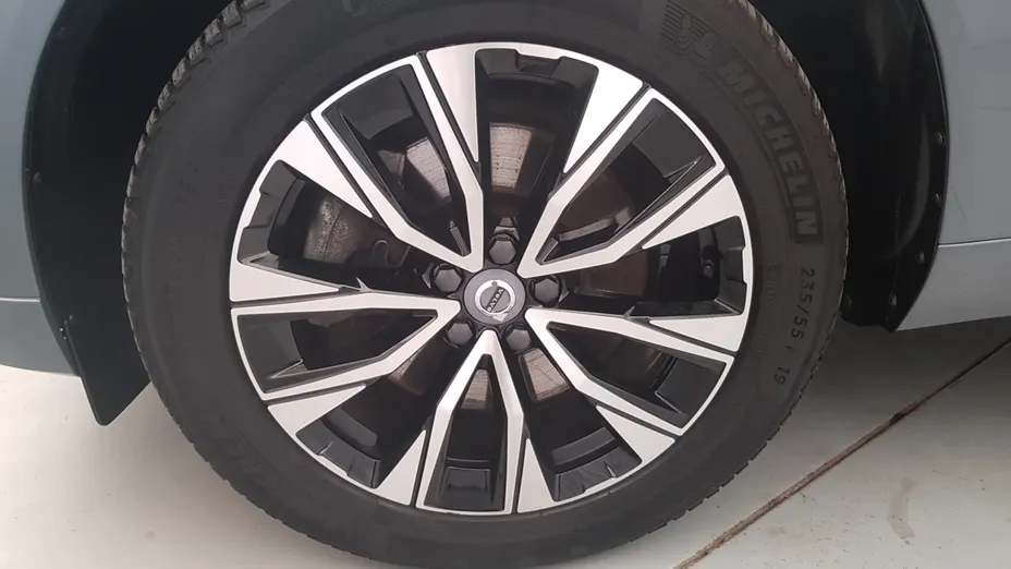 VOLVO XC60 XC60 B4 D AWD Plus Dark aut