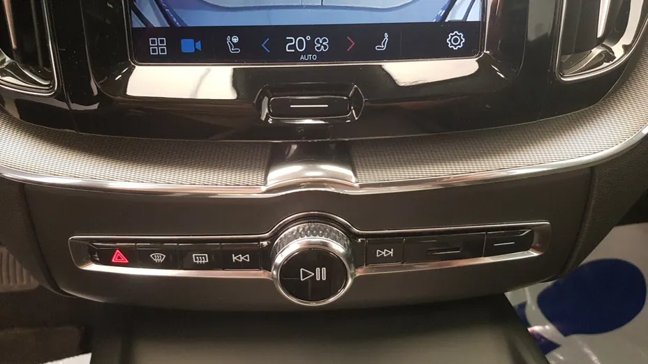 VOLVO XC60 XC60 B4 D AWD Plus Dark aut