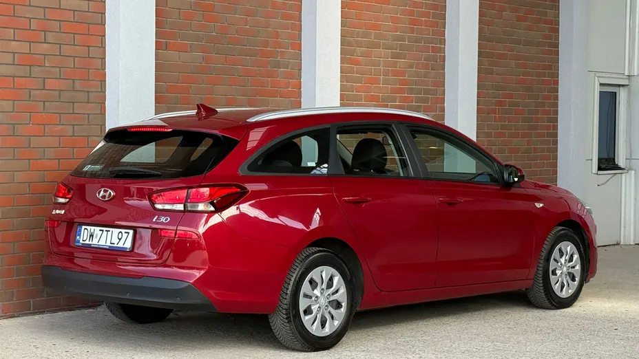 HYUNDAI i30 i30 1.5 DPI Classic +