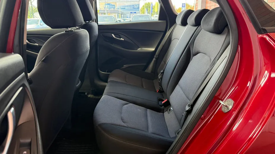 HYUNDAI i30 i30 1.5 DPI Classic +