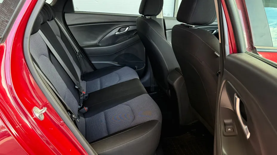 HYUNDAI i30 i30 1.5 DPI Classic +