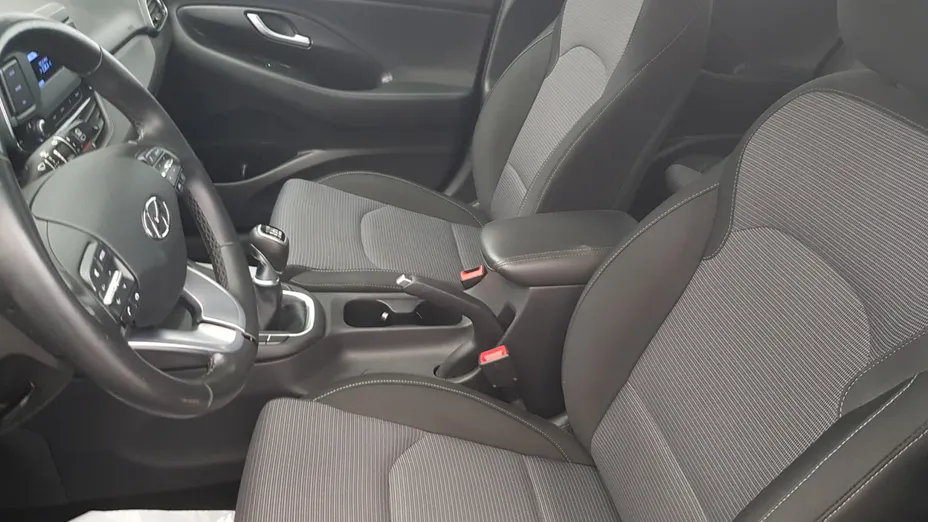 HYUNDAI i30 i30 1.5 DPI Classic +