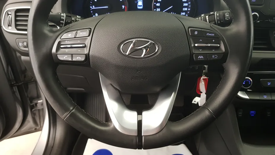 HYUNDAI i30 i30 1.5 DPI Classic +